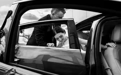 Mariage à marseille : louer un chauffeur pour un transport élégant